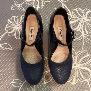 Comfy blue pump Clarks high heels